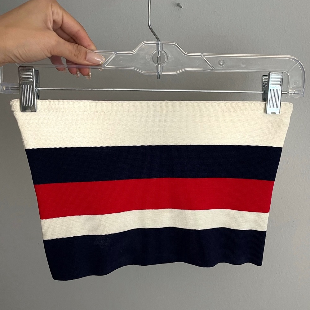 SEEK LF Strapless Crop Top
